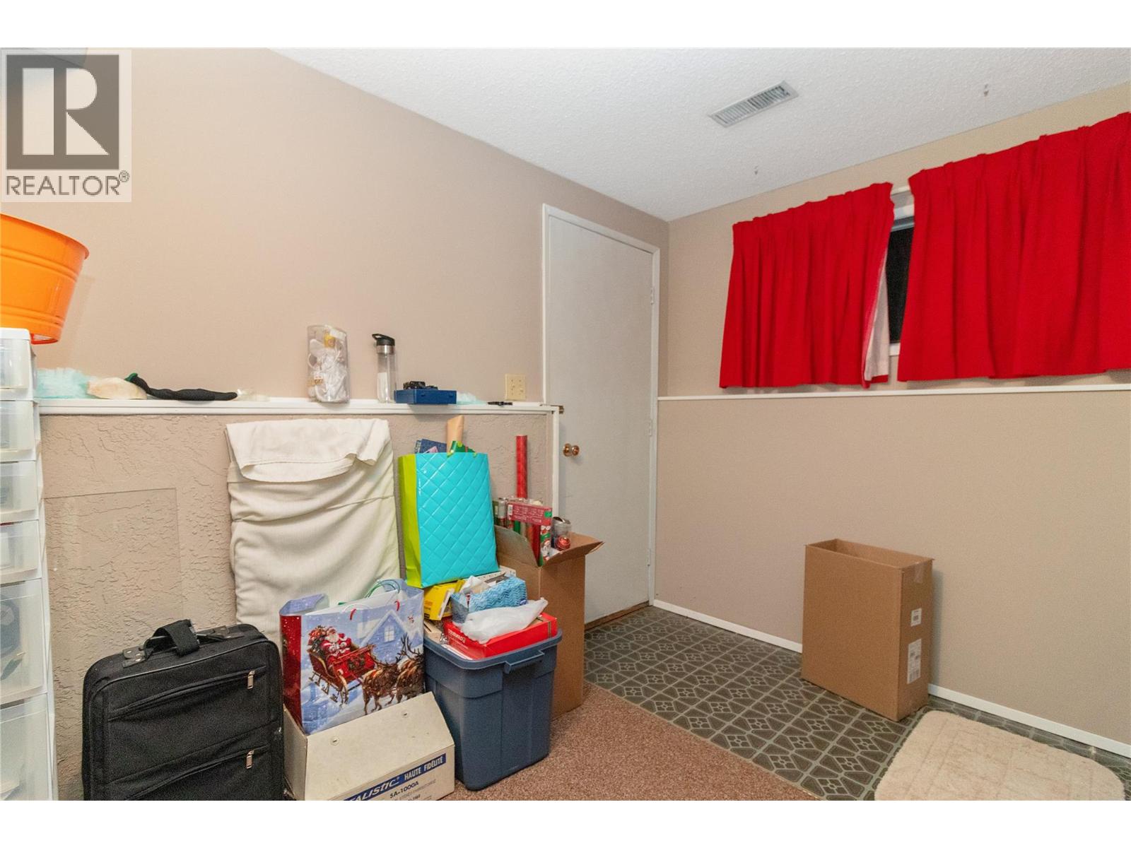 750 Falkirk Road, Kelowna