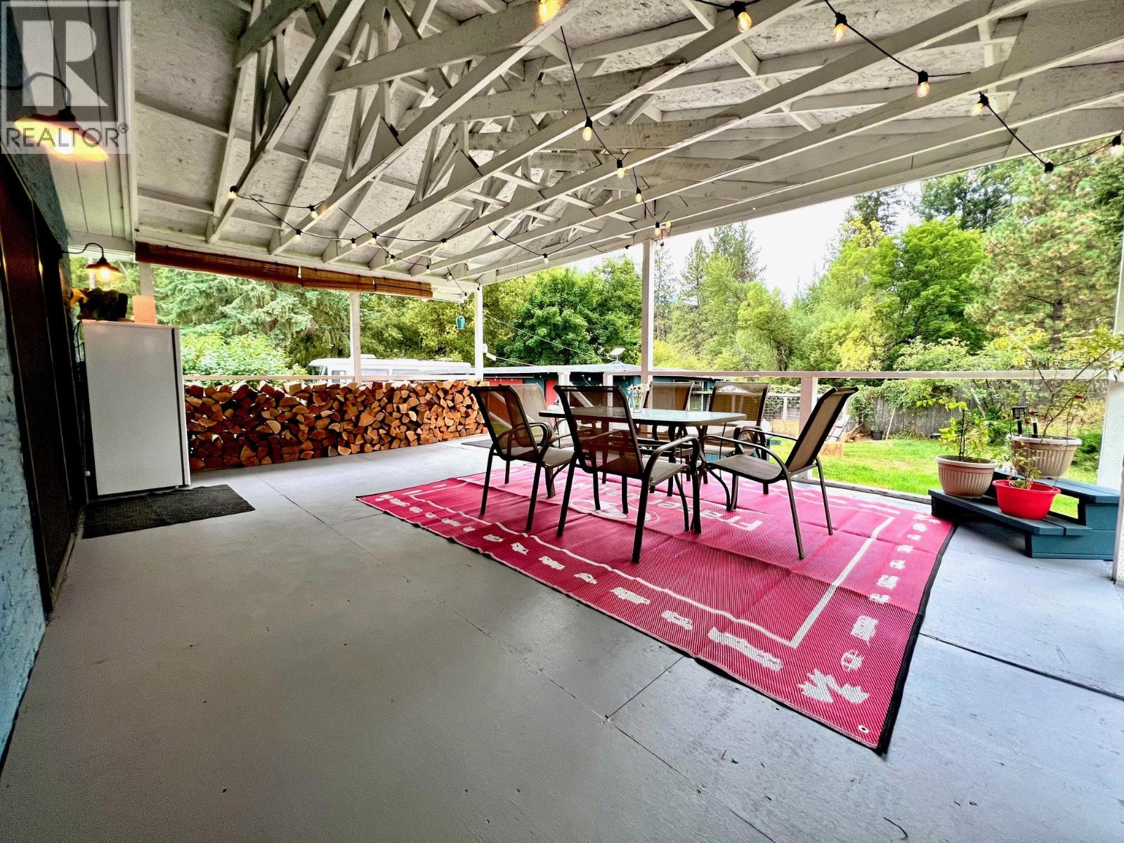 20 Wallace Mountain Road, Beaverdell