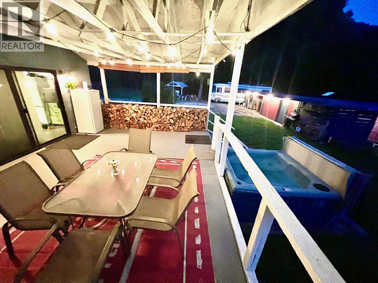 20 Wallace Mountain Road, Beaverdell