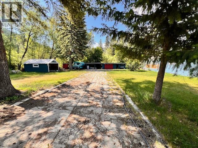 20 Wallace Mountain Road, Beaverdell