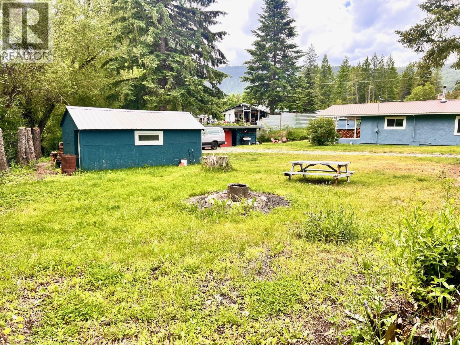 20 Wallace Mountain Road, Beaverdell