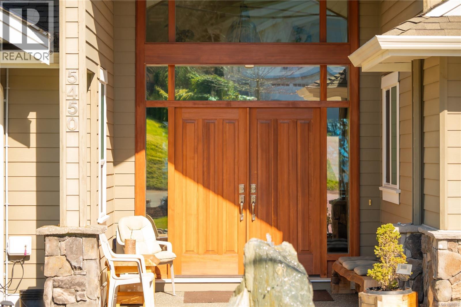 5450 Bayshore Dr, Nanaimo