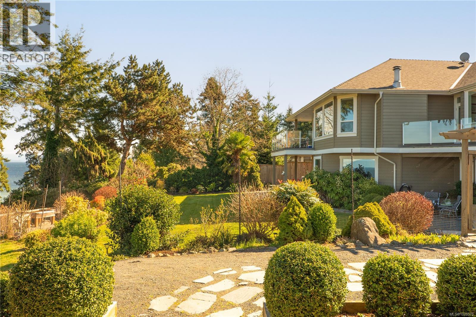 5450 Bayshore Dr, Nanaimo