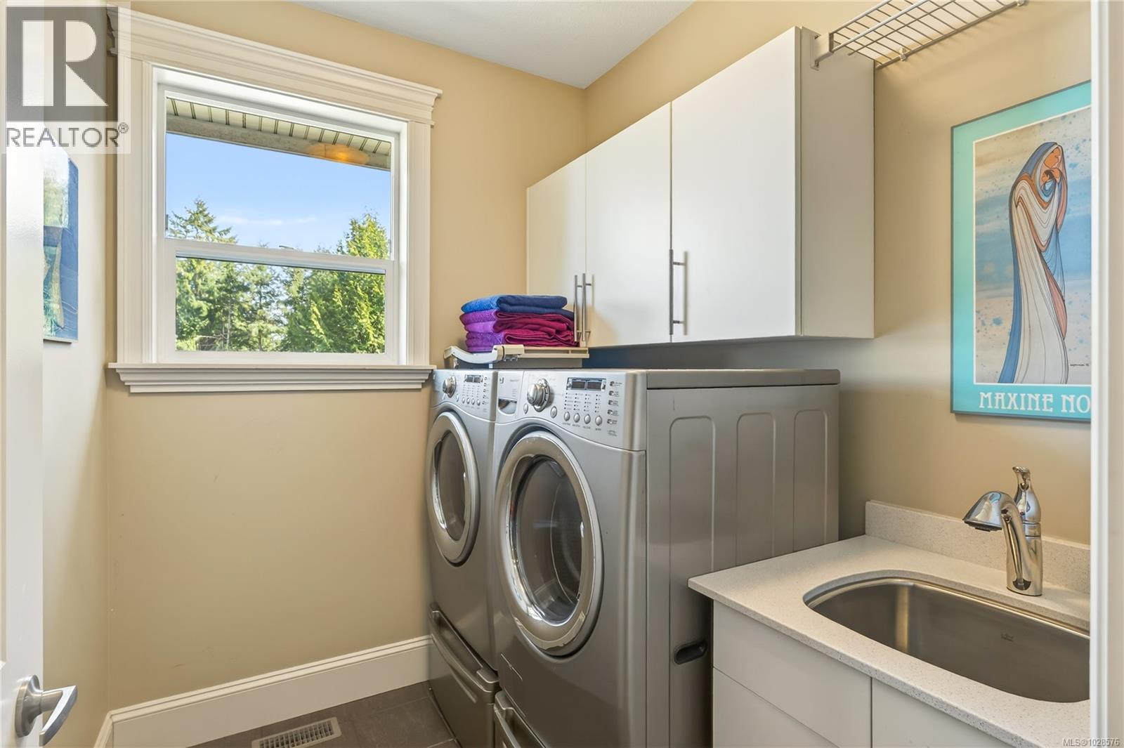 5450 Bayshore Dr, Nanaimo