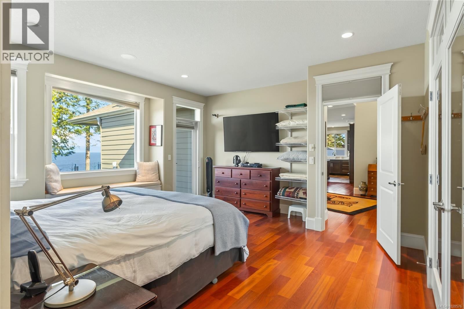 5450 Bayshore Dr, Nanaimo