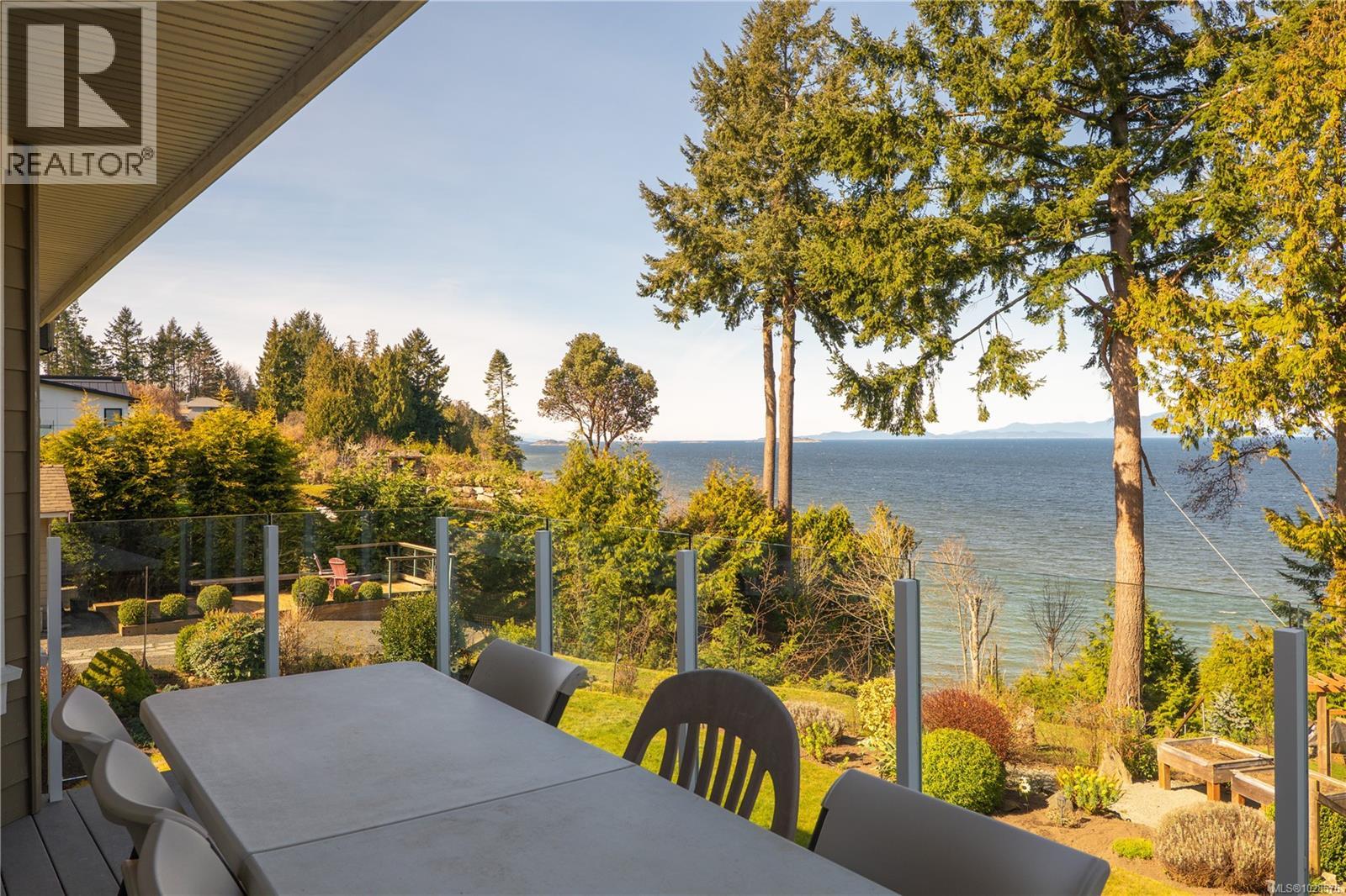 5450 Bayshore Dr, Nanaimo