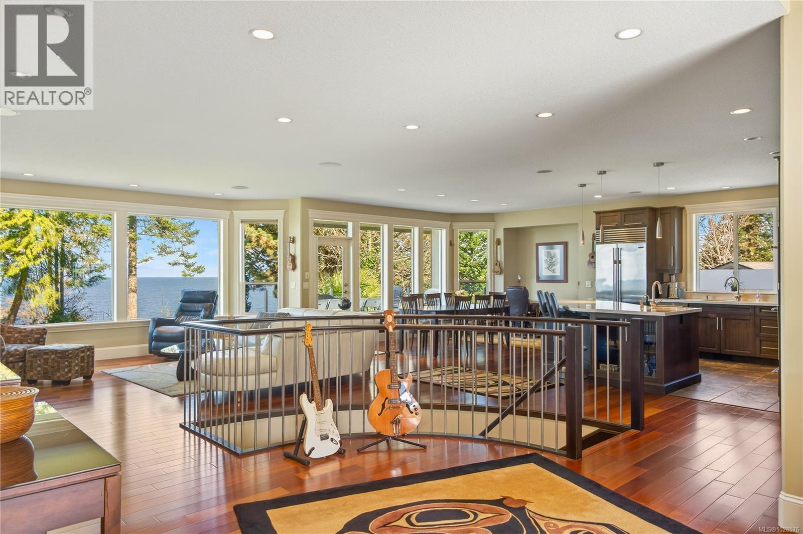 5450 Bayshore Dr, Nanaimo