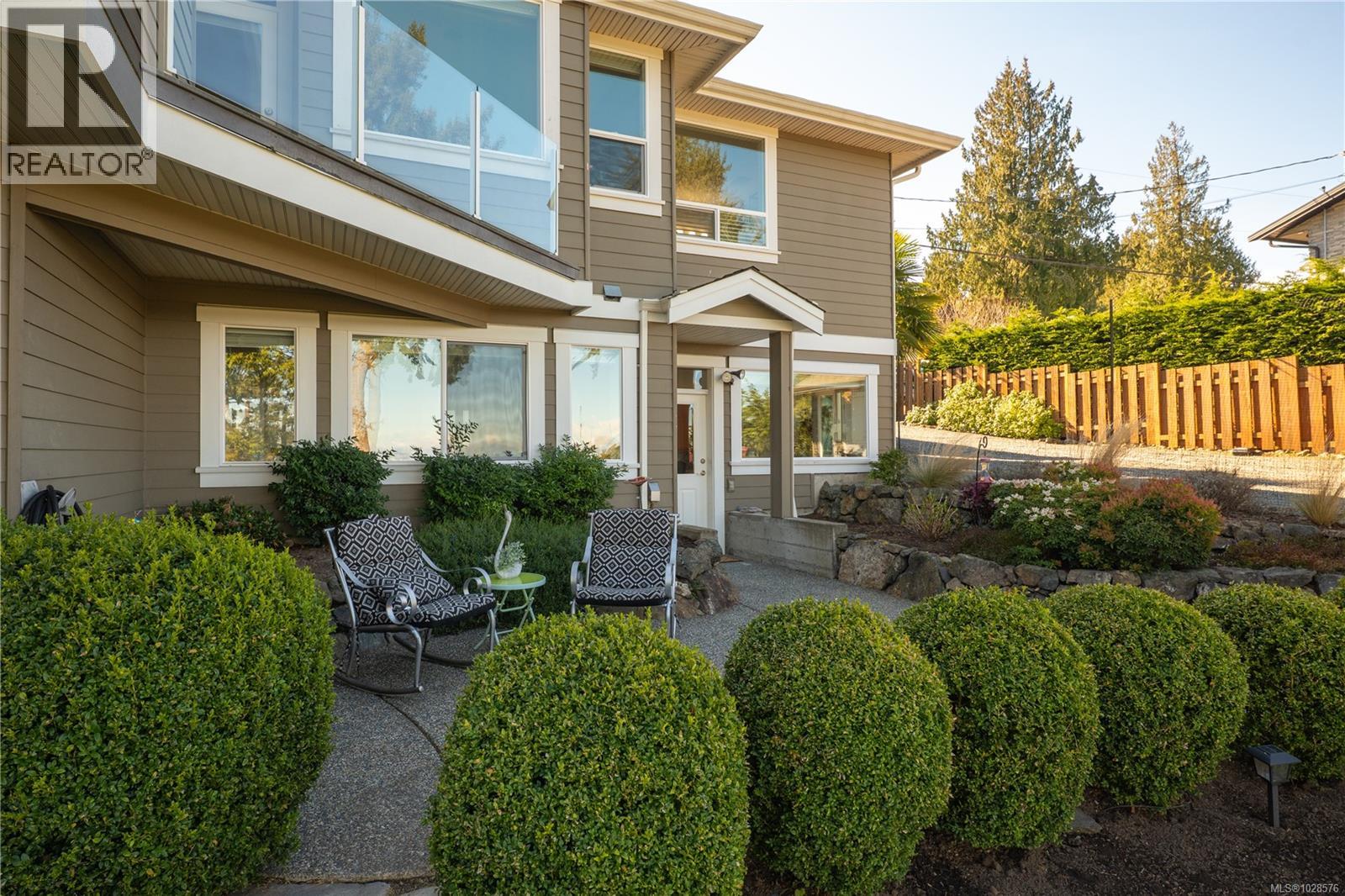 5450 Bayshore Dr, Nanaimo