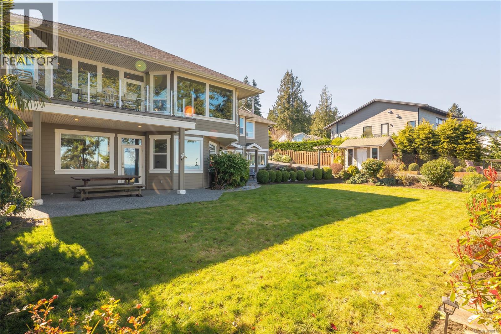 5450 Bayshore Dr, Nanaimo