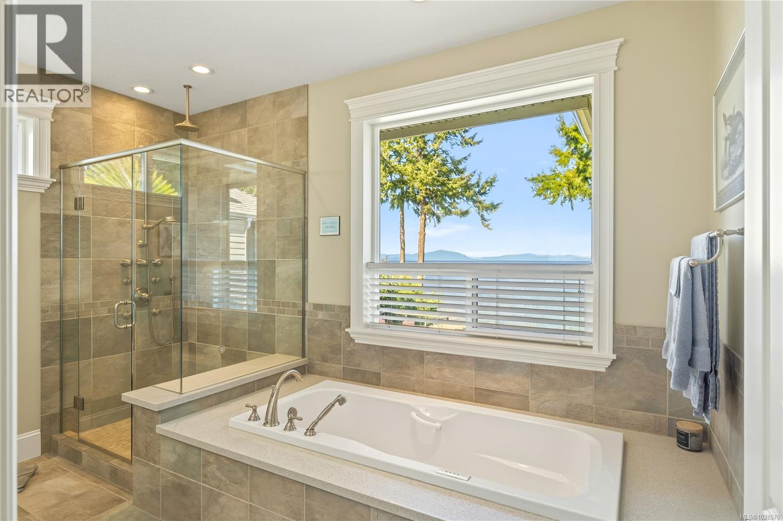 5450 Bayshore Dr, Nanaimo