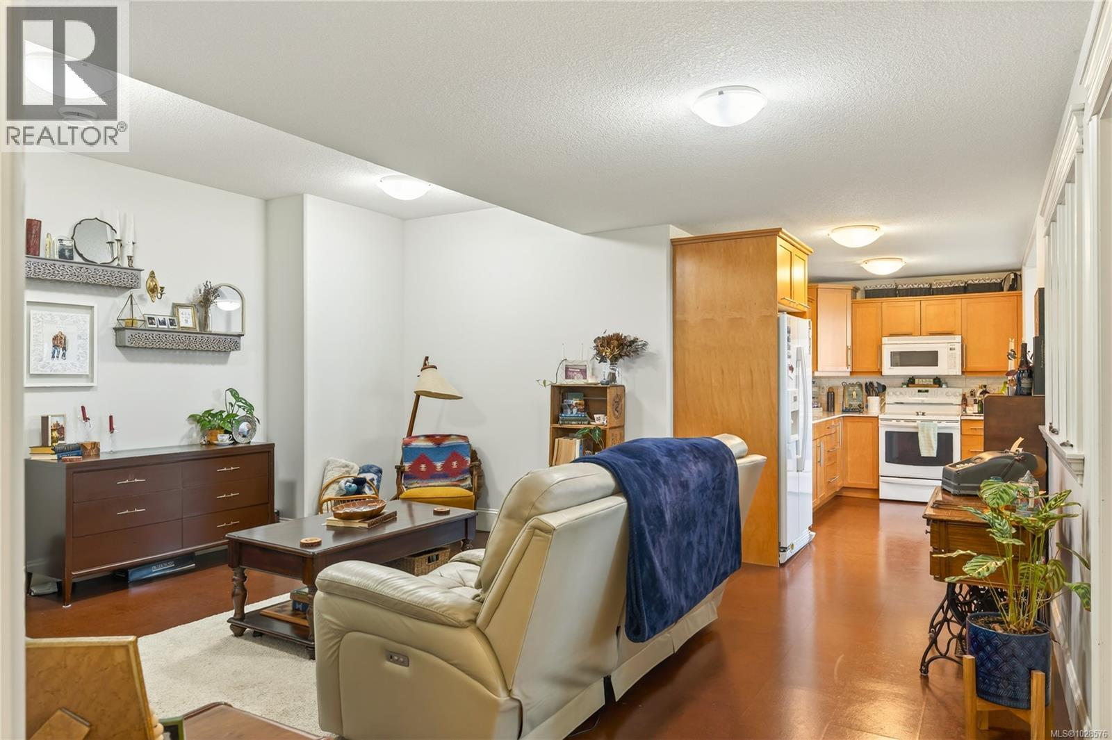 5450 Bayshore Dr, Nanaimo