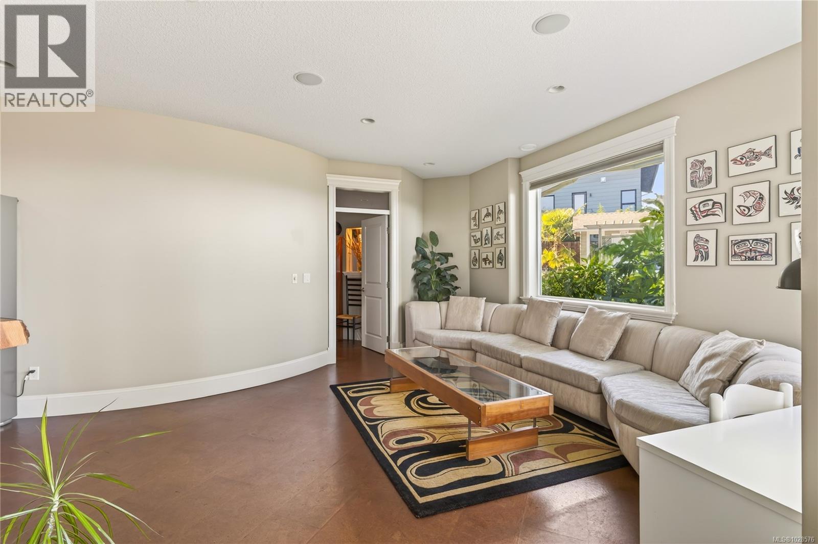 5450 Bayshore Dr, Nanaimo