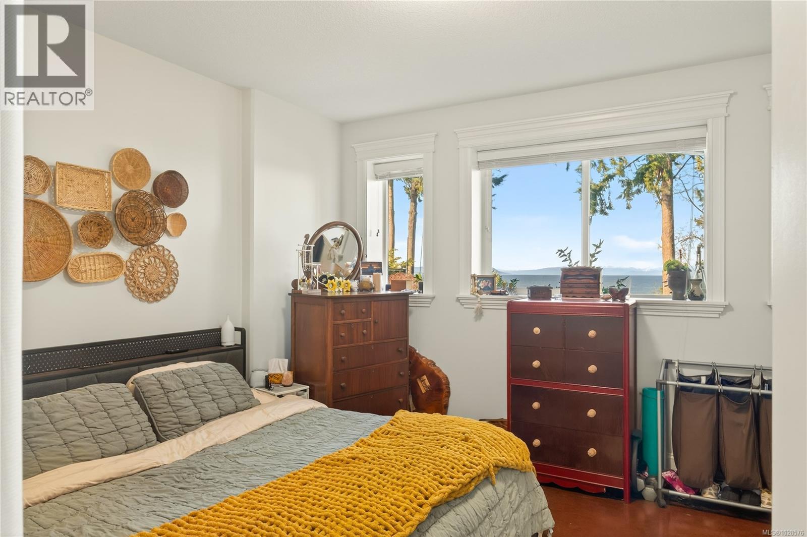 5450 Bayshore Dr, Nanaimo