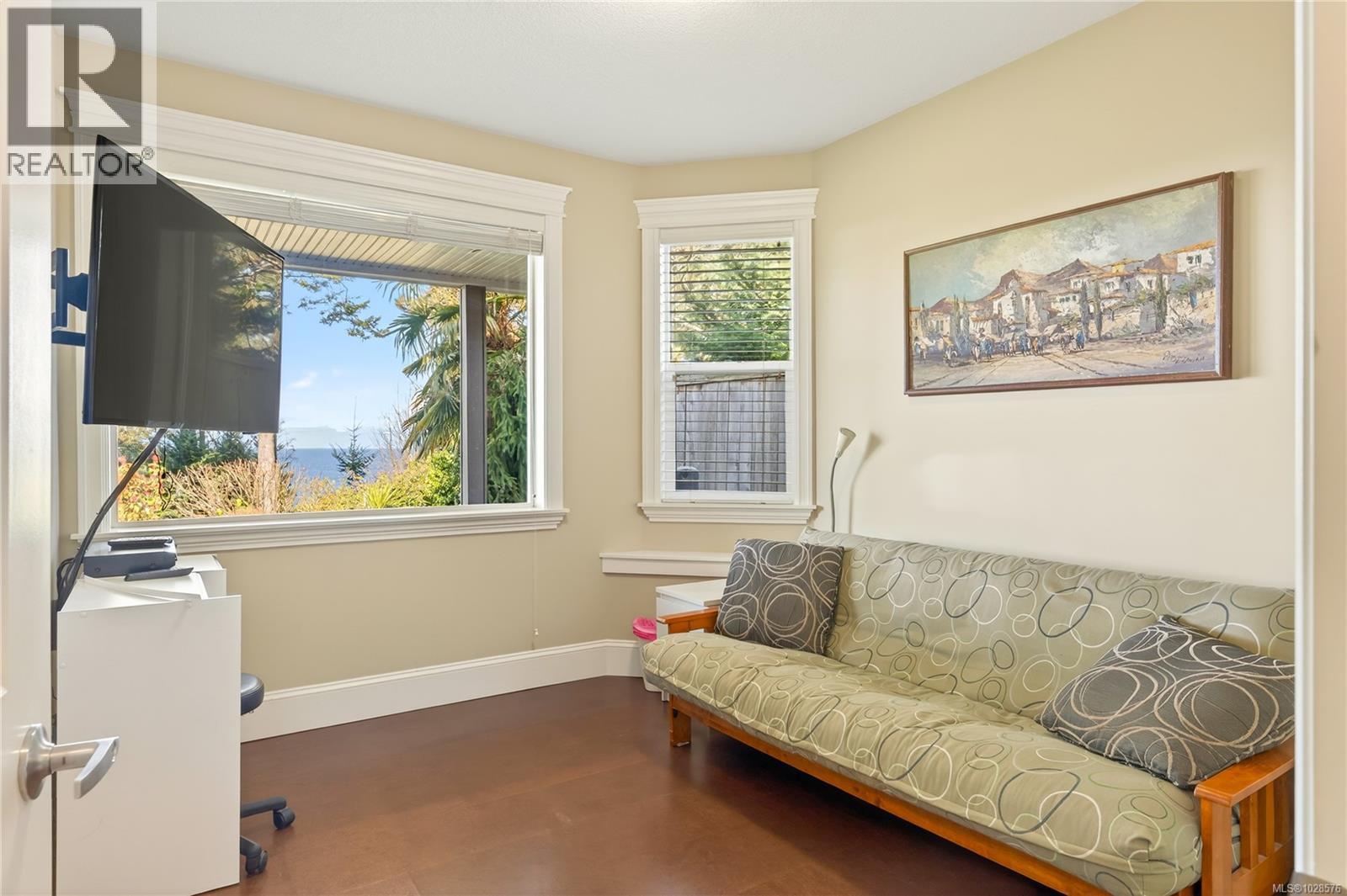 5450 Bayshore Dr, Nanaimo