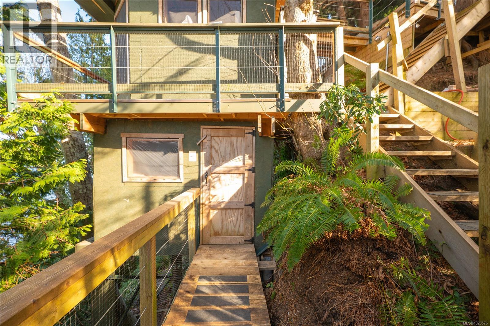 5450 Bayshore Dr, Nanaimo