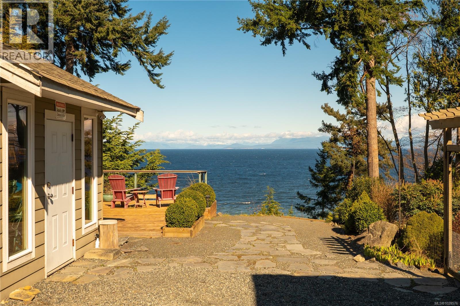 5450 Bayshore Dr, Nanaimo