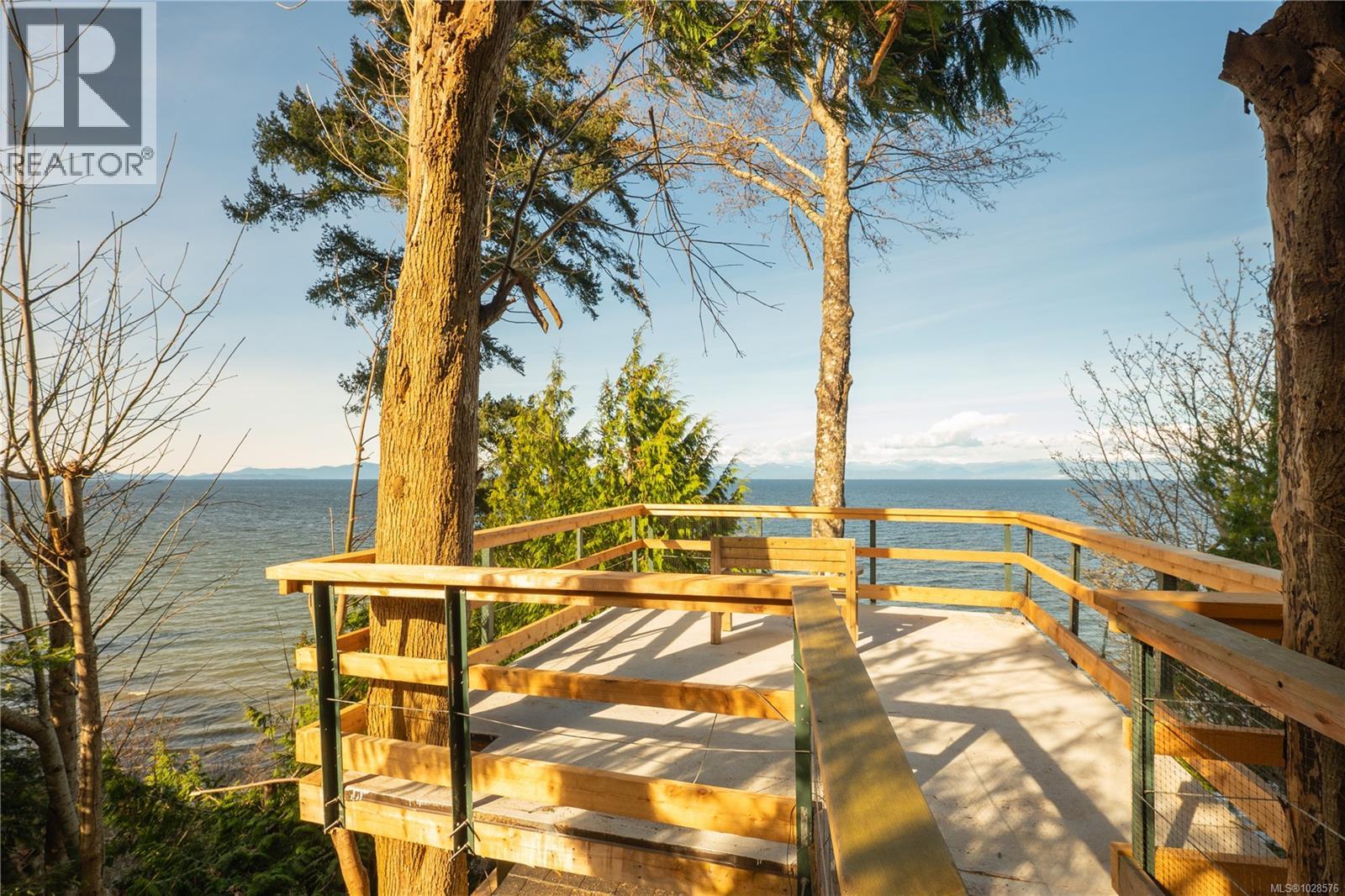 5450 Bayshore Dr, Nanaimo