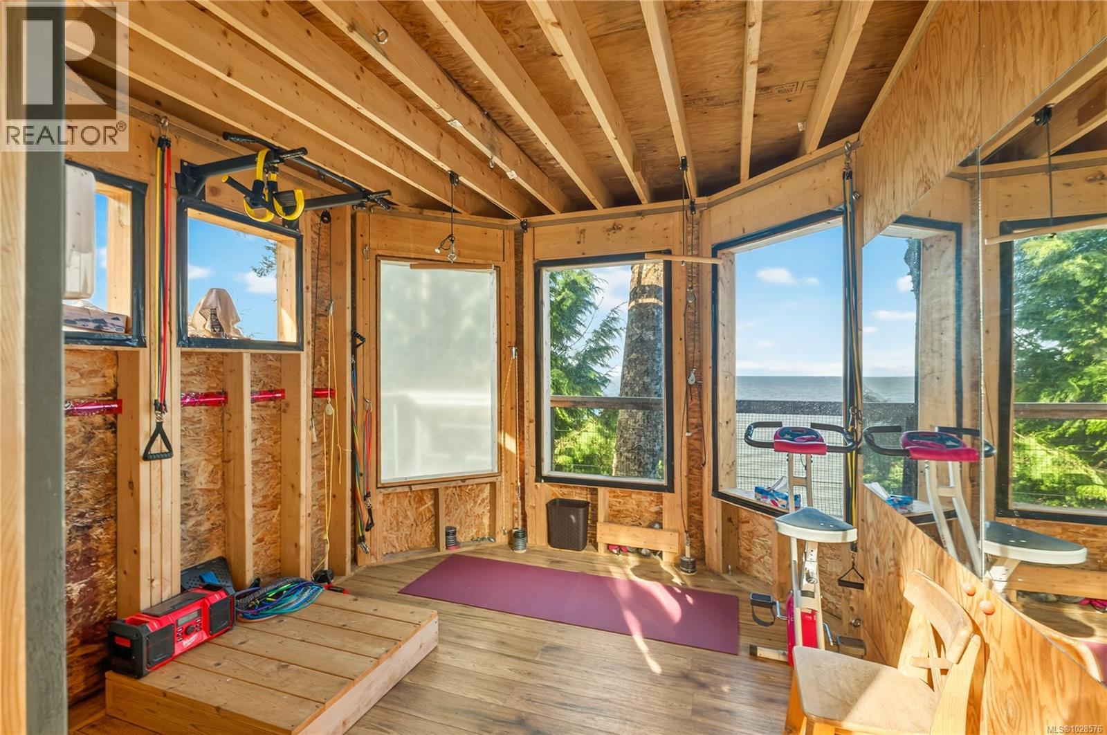 5450 Bayshore Dr, Nanaimo