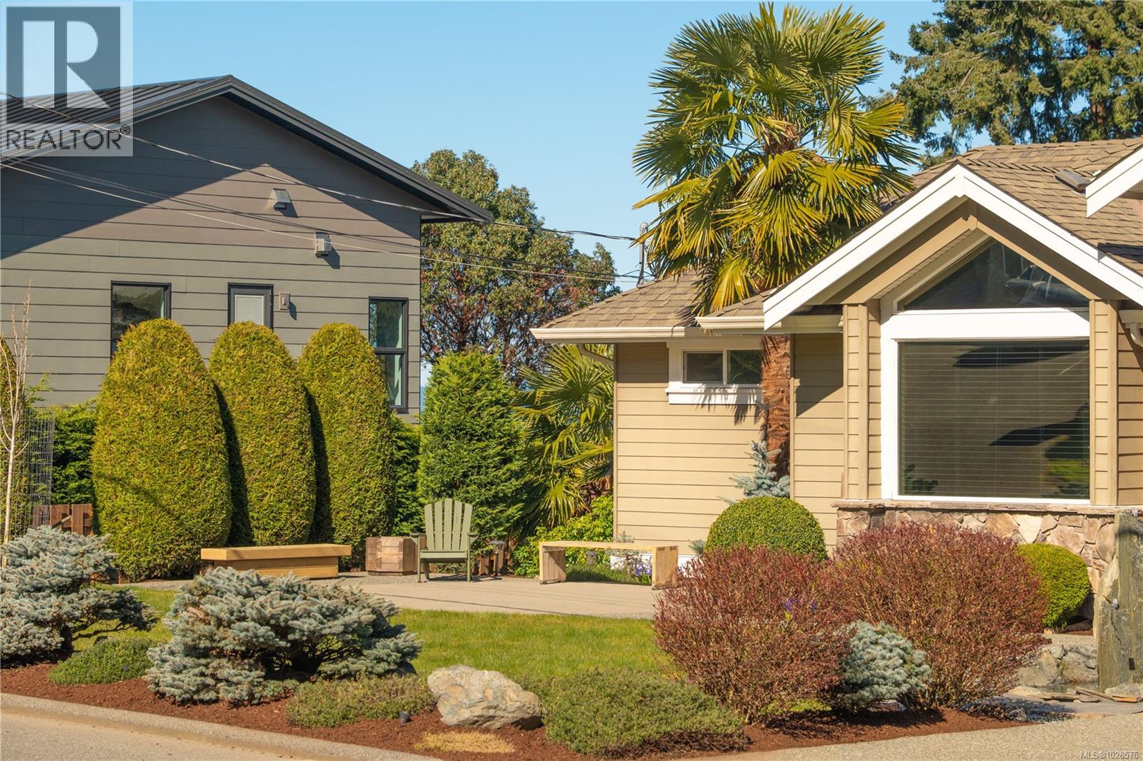 5450 Bayshore Dr, Nanaimo