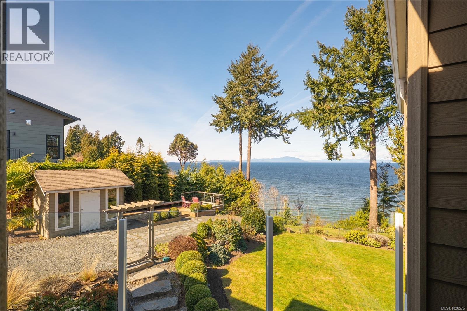 5450 Bayshore Dr, Nanaimo