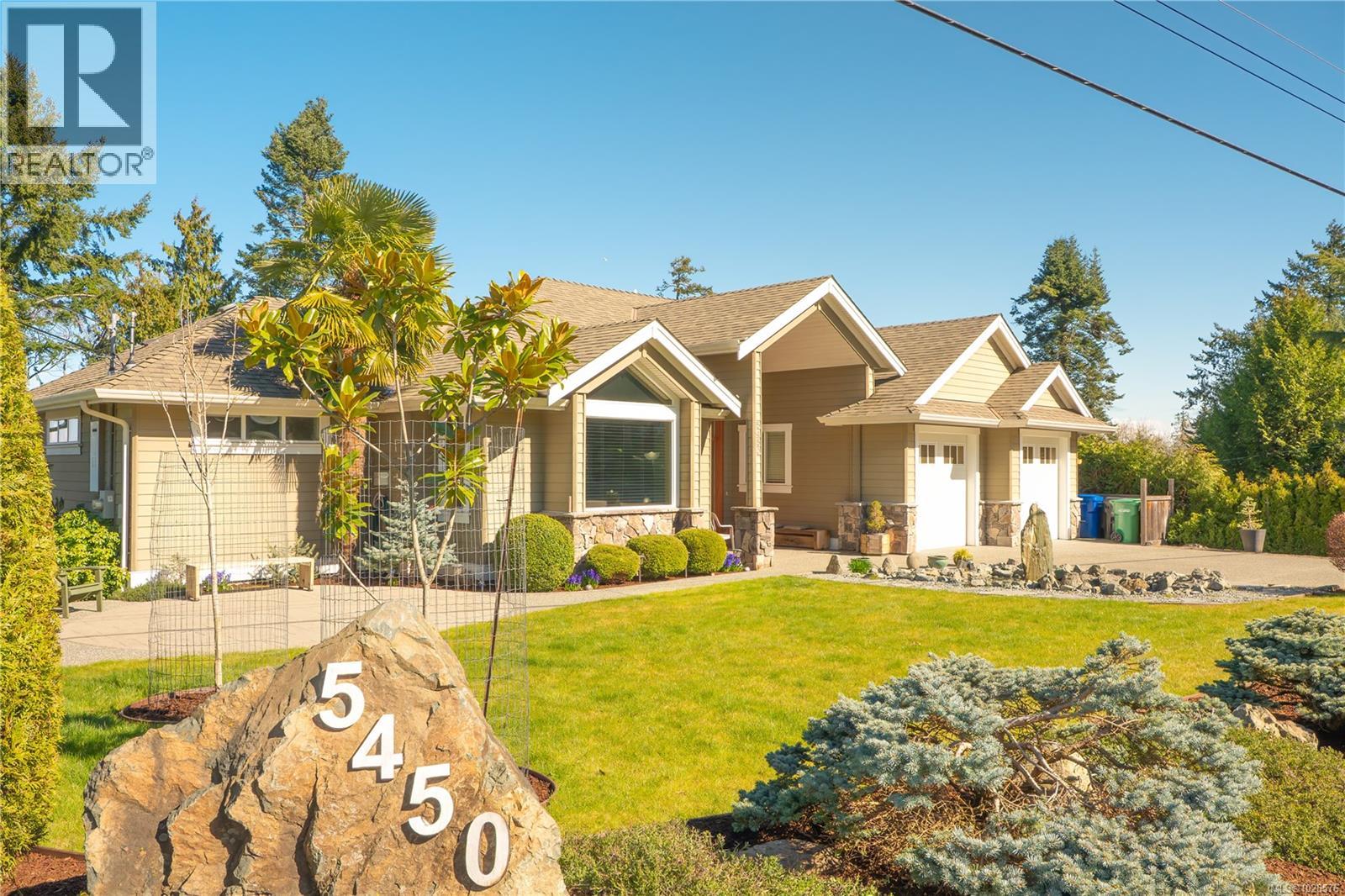 5450 Bayshore Dr, Nanaimo