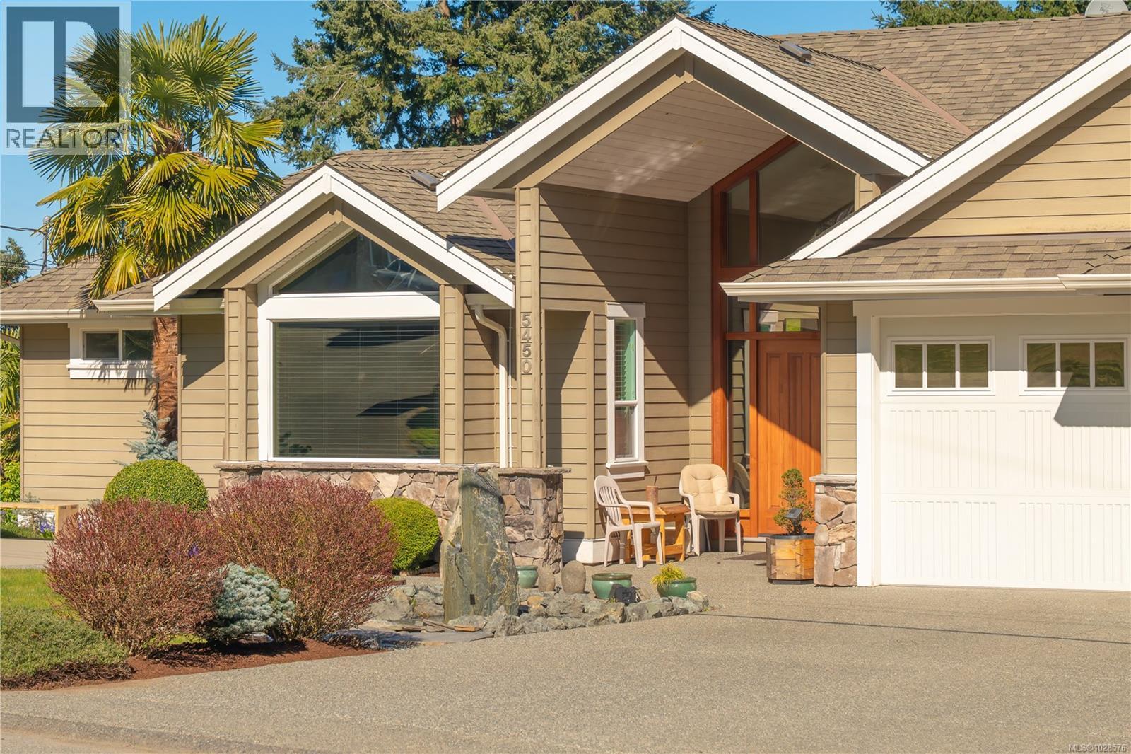 5450 Bayshore Dr, Nanaimo