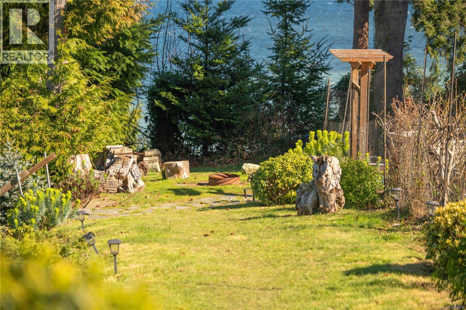 5450 Bayshore Dr, Nanaimo