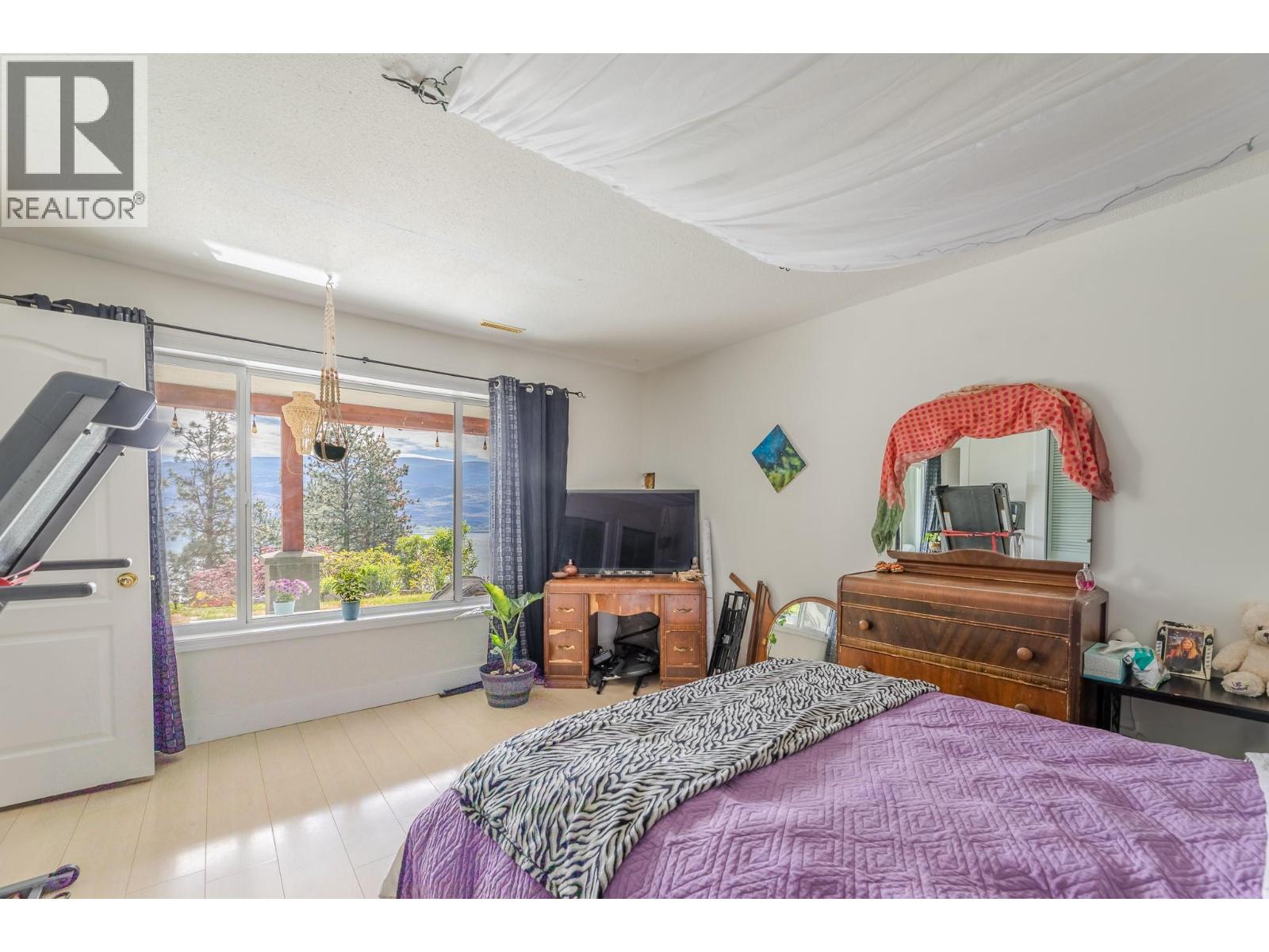 6471 Vernon Avenue - 66