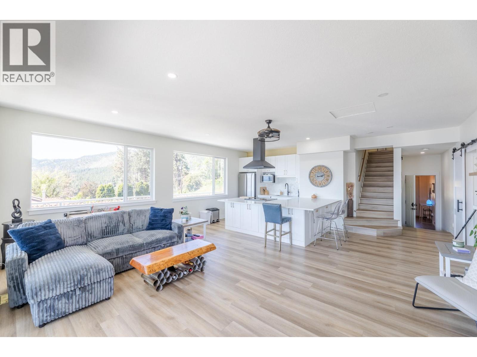 6471 Vernon Avenue, Peachland