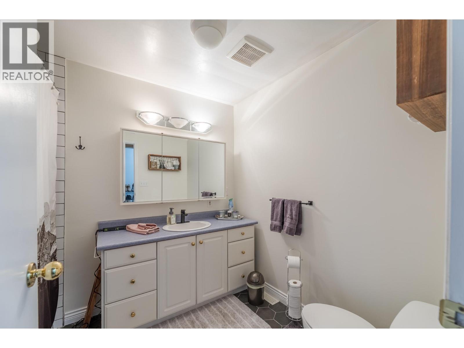 6471 Vernon Avenue - 44