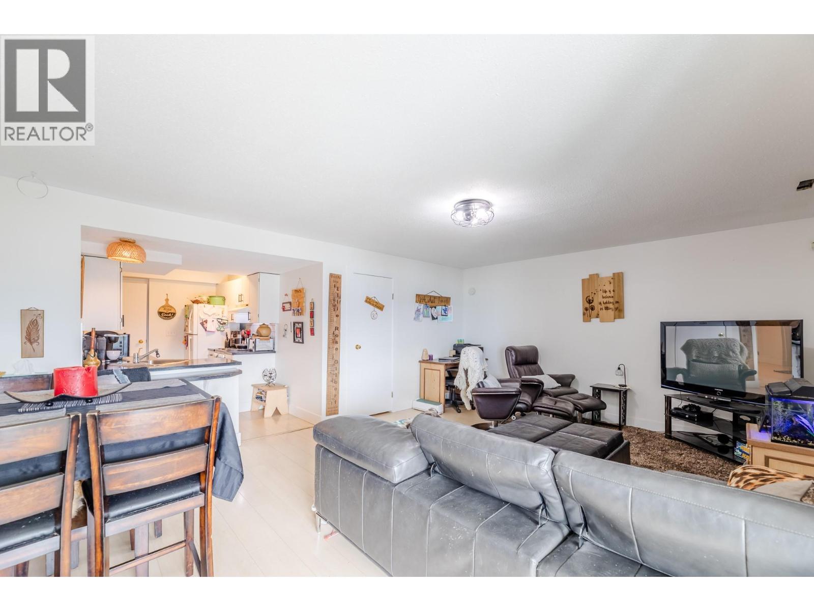 6471 Vernon Avenue - 64
