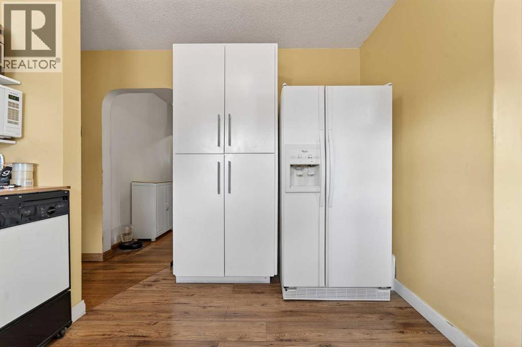 Single Family House Bungalow for Sale in   Street S Glendale Lethbridge 