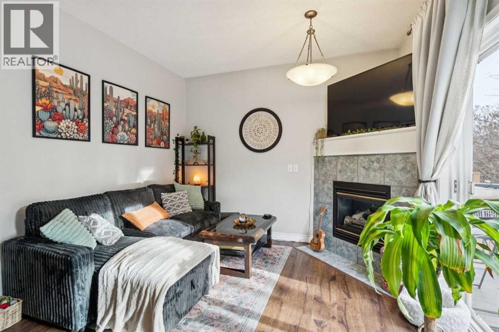 Single Family House for Sale in    Avenue SW Windsor Park Calgary 