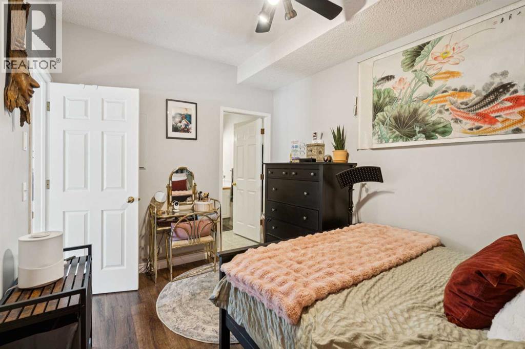 Single Family House for Sale in    Avenue SW Windsor Park Calgary 