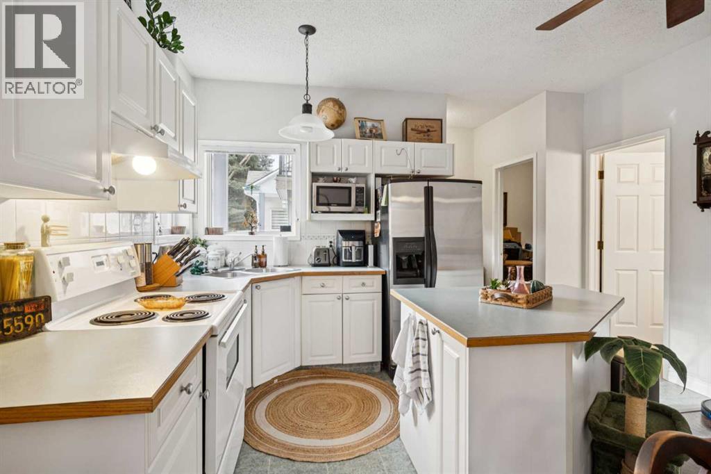 Single Family House for Sale in    Avenue SW Windsor Park Calgary 