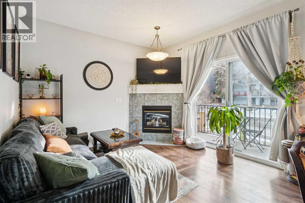 Single Family House for Sale in    Avenue SW Windsor Park Calgary 