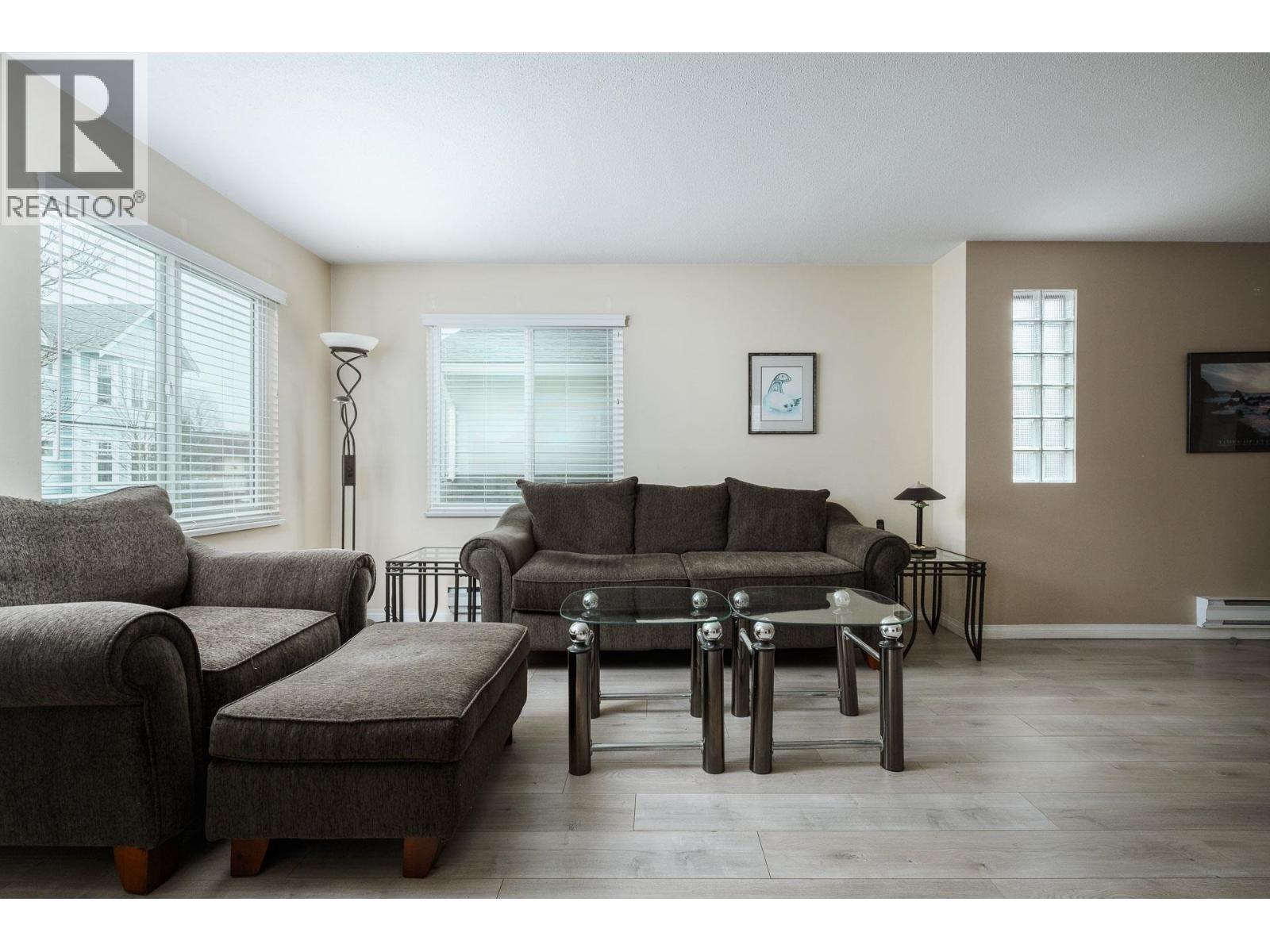 205 4988 47A AVENUE, Delta