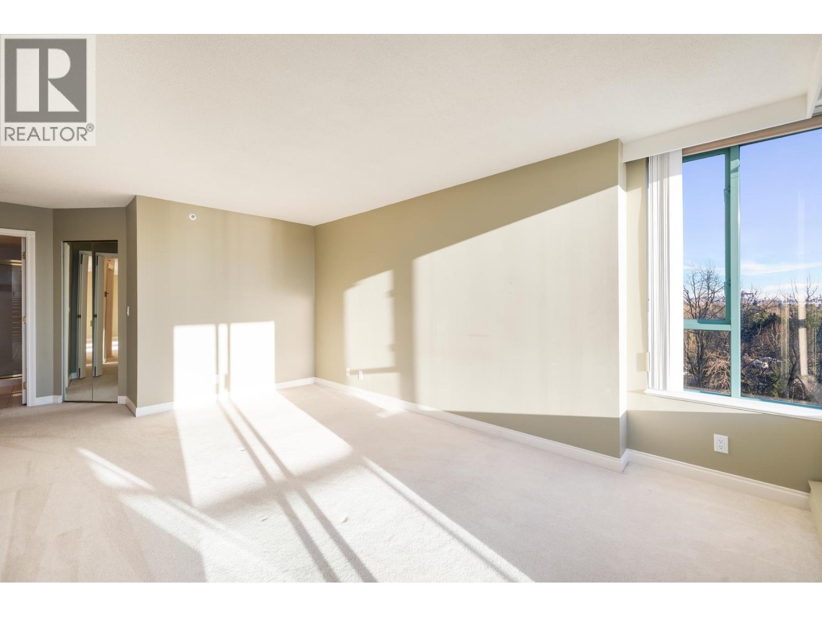 12C 338 TAYLOR WAY, West Vancouver