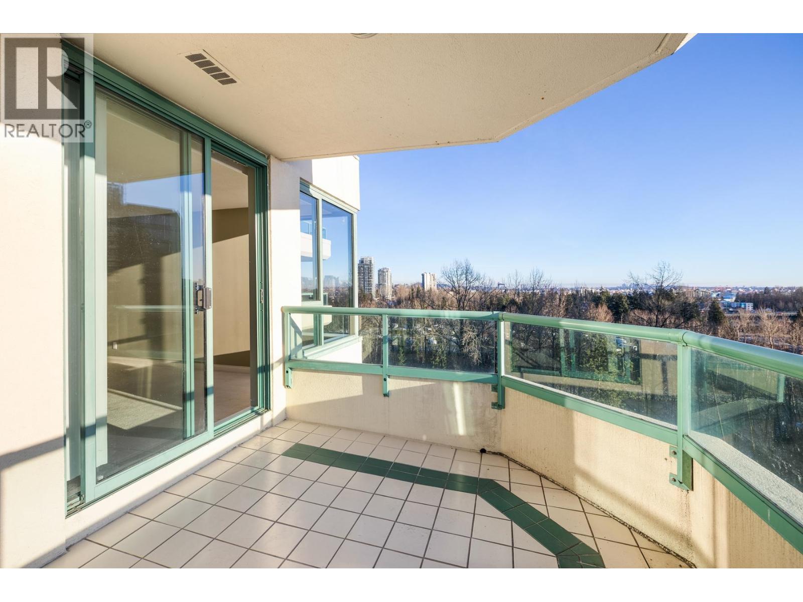 12C 338 TAYLOR WAY, West Vancouver