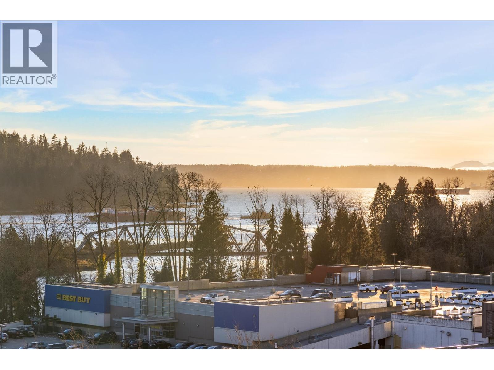 12C 338 TAYLOR WAY, West Vancouver