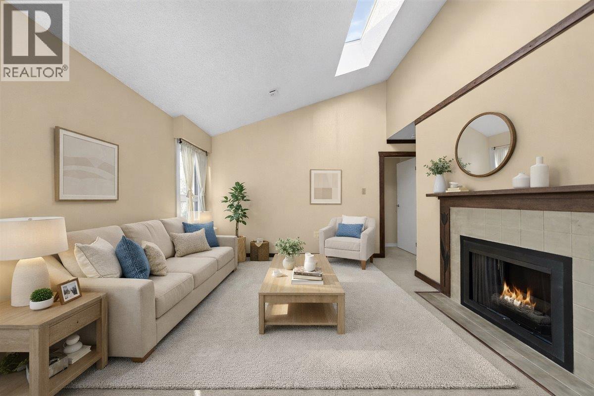 403 1340 DUCHESS AVENUE, West Vancouver