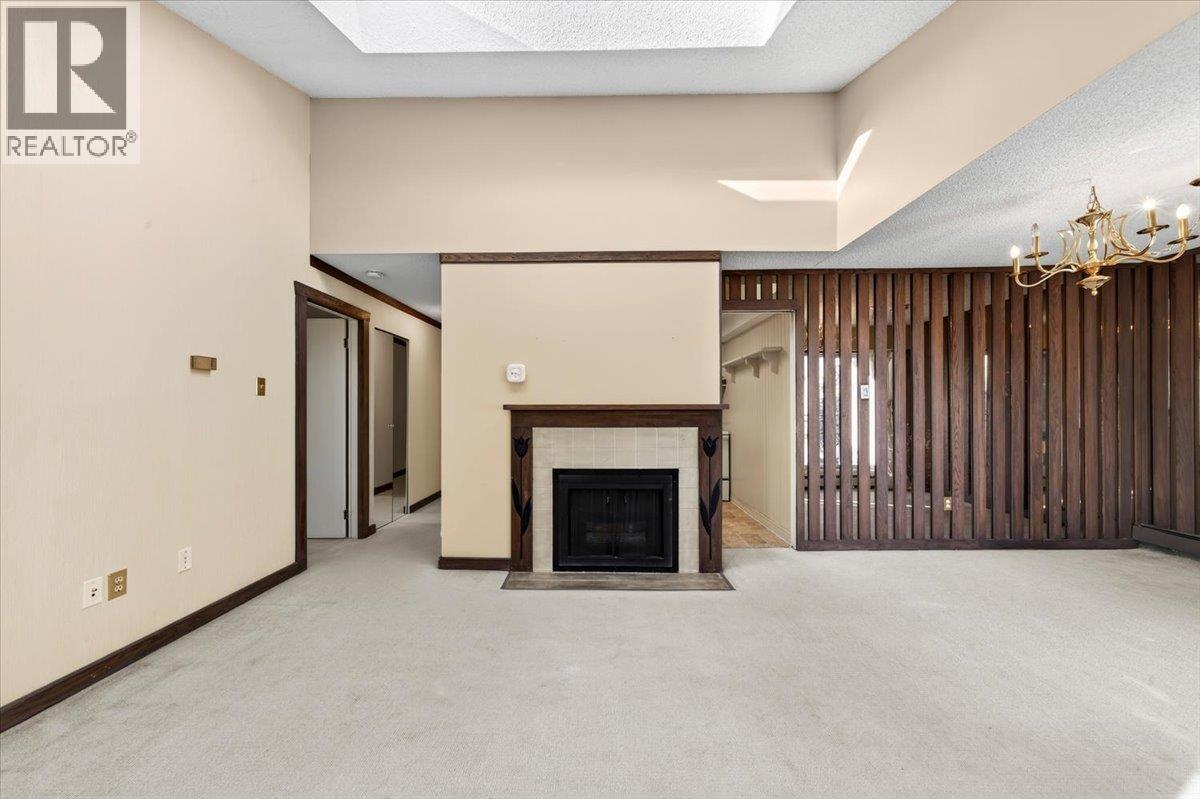 403 1340 DUCHESS AVENUE, West Vancouver