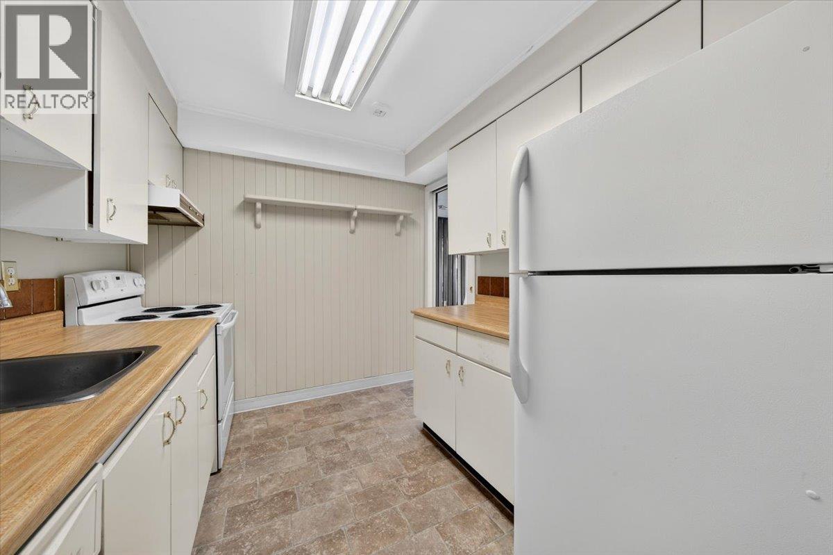 403 1340 DUCHESS AVENUE, West Vancouver