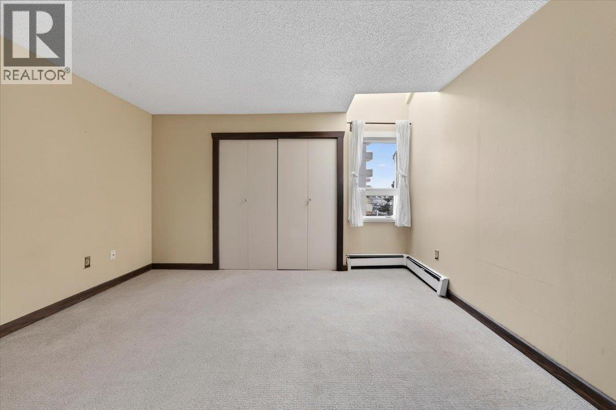 403 1340 DUCHESS AVENUE, West Vancouver