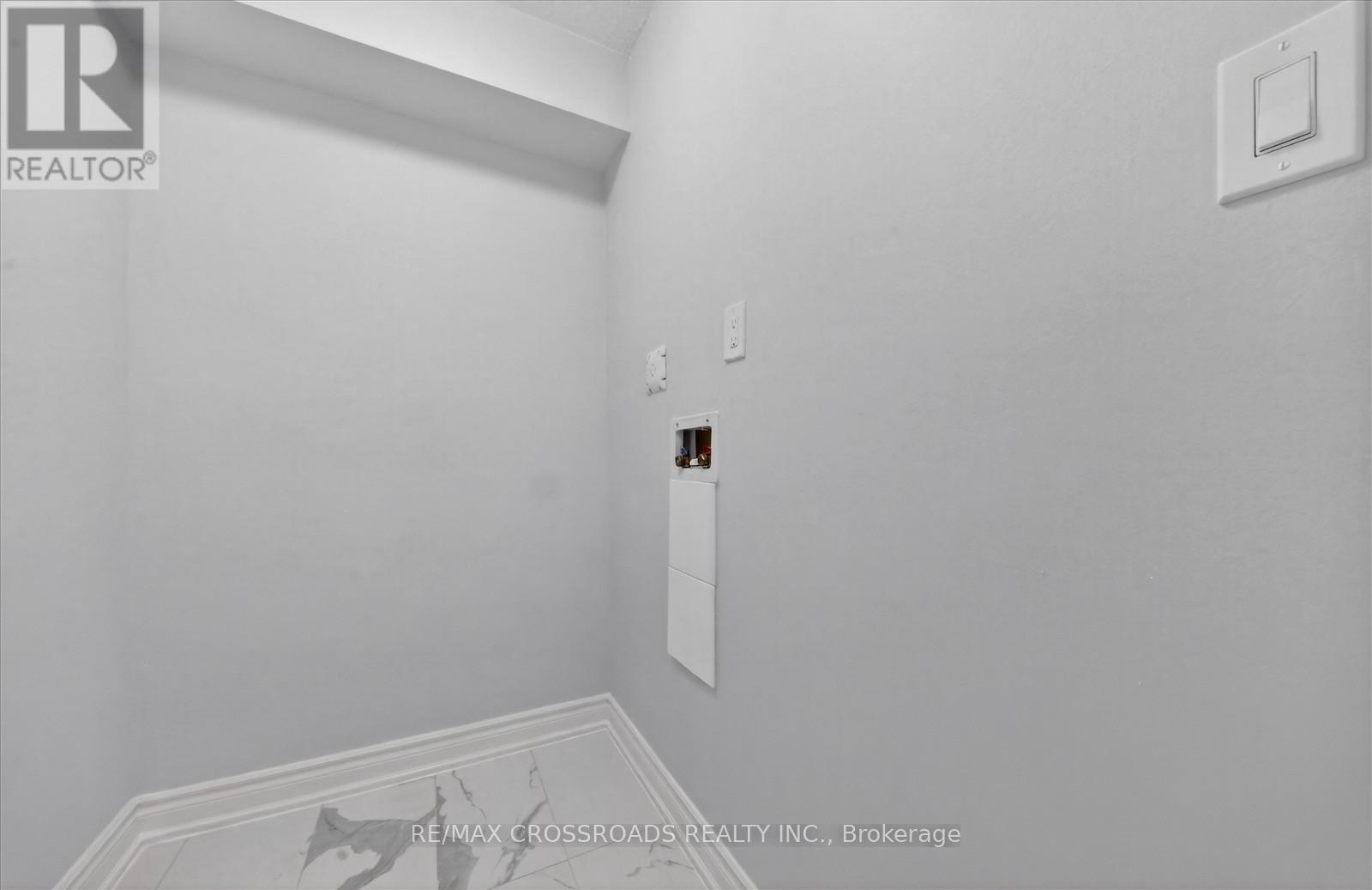 #113 5580 SHEPPARD AVENUE E - 10