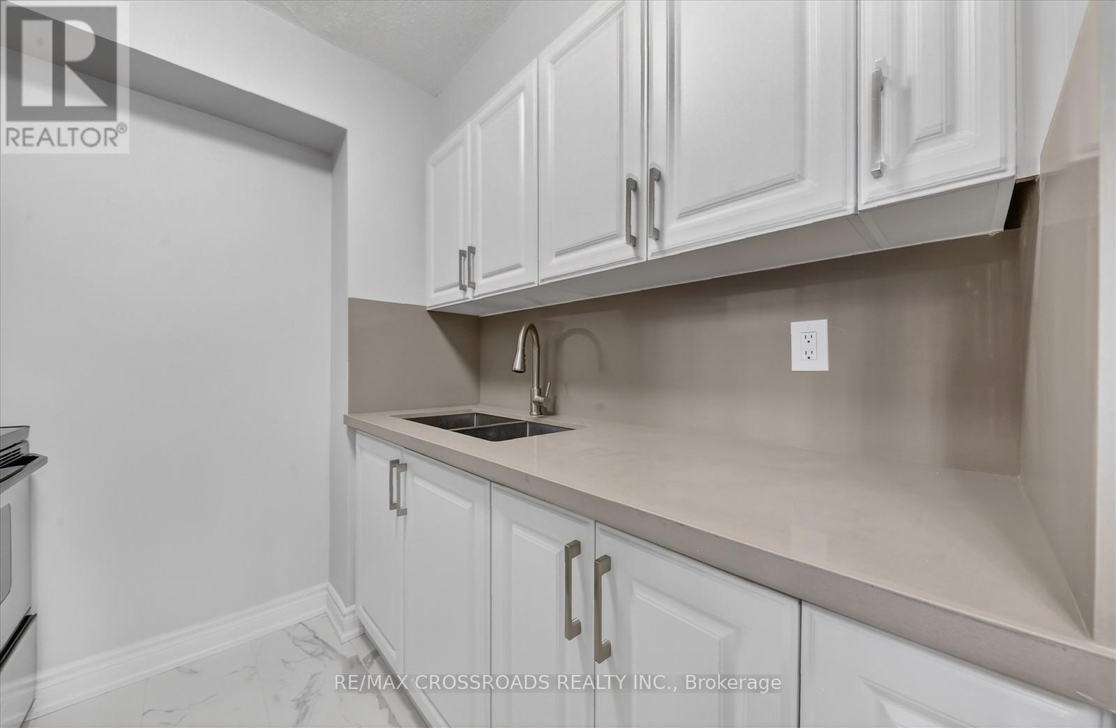 #113 5580 SHEPPARD AVENUE E - 16
