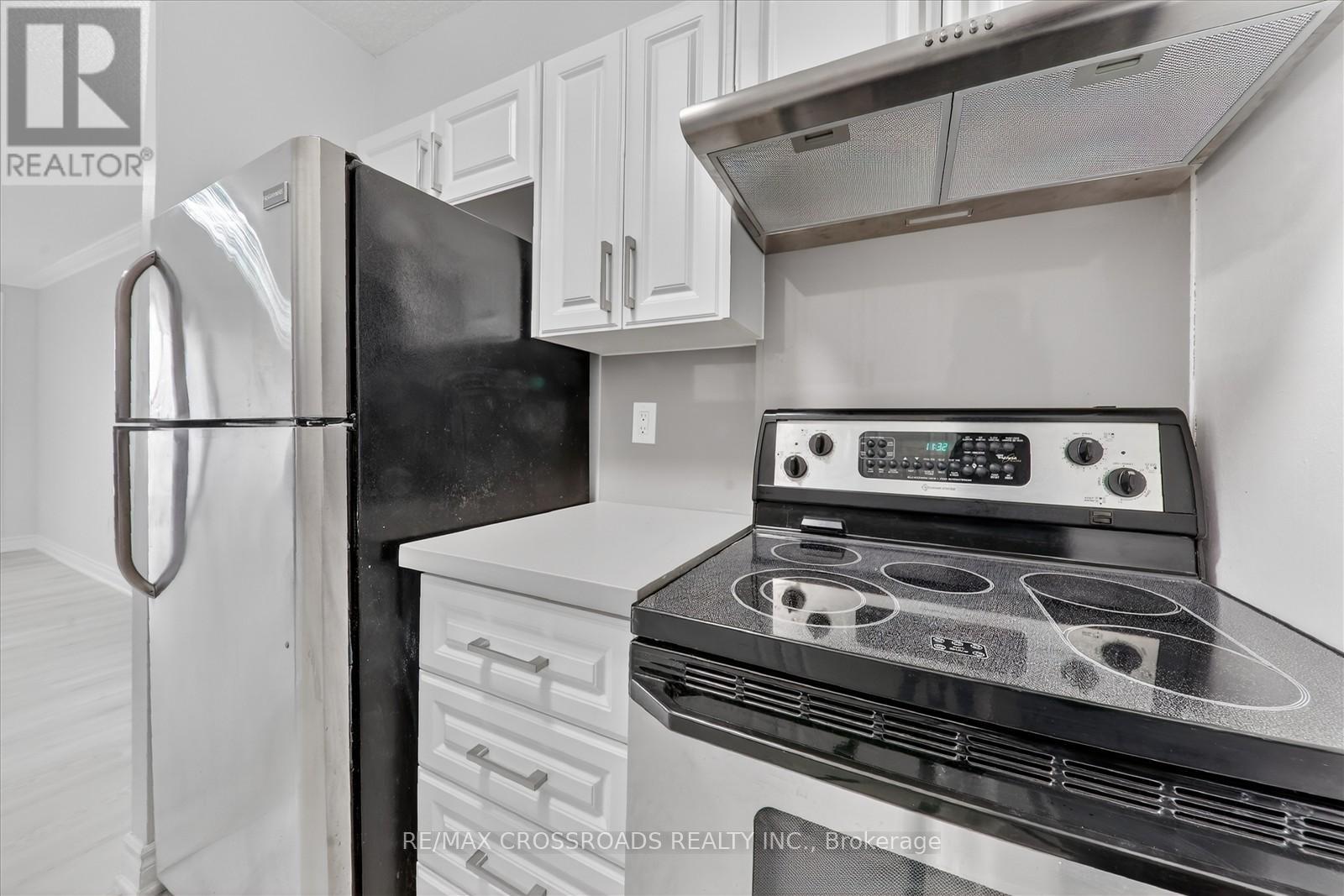 #113 5580 SHEPPARD AVENUE E - 19