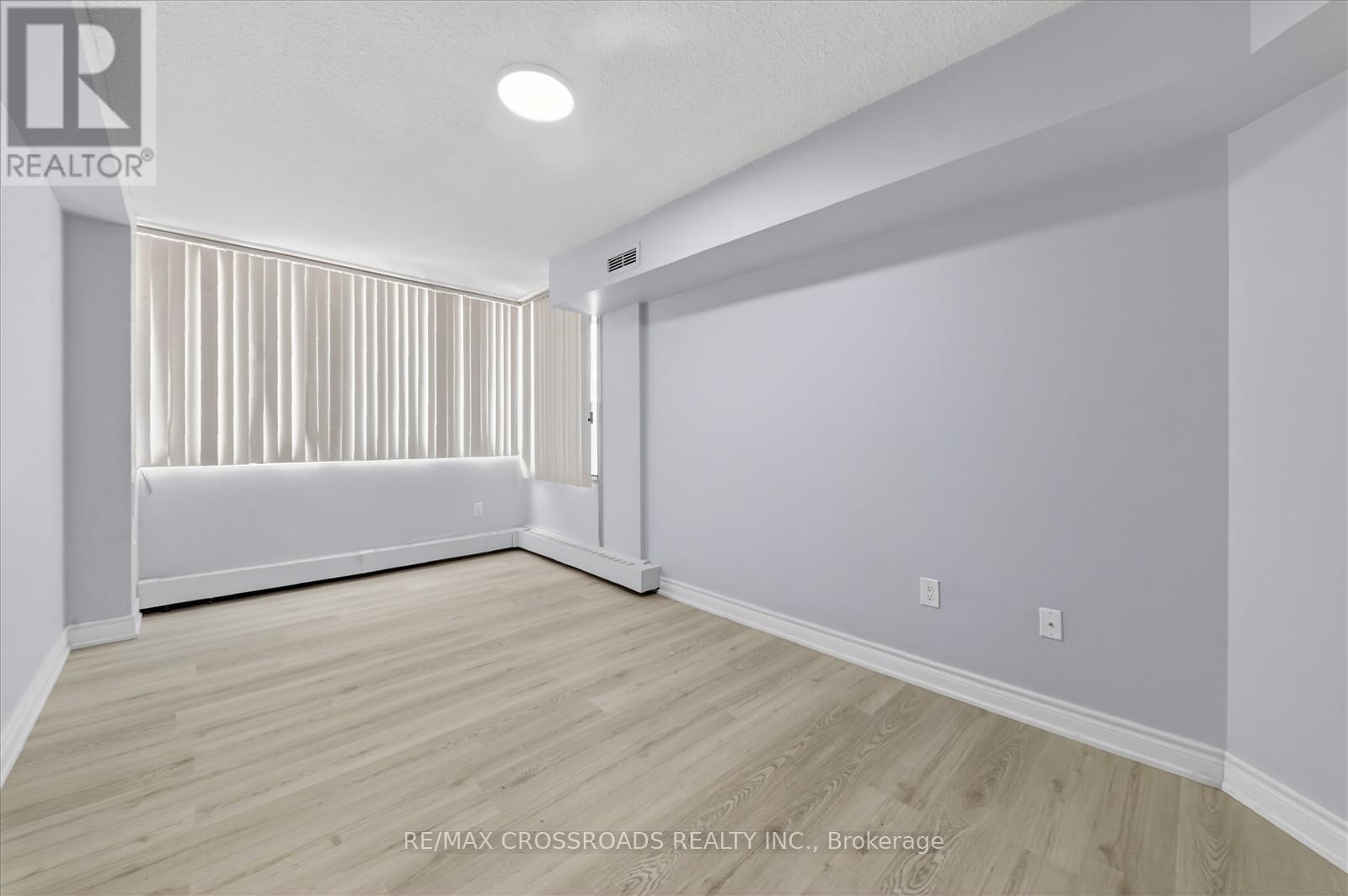 #113 5580 SHEPPARD AVENUE E - 23