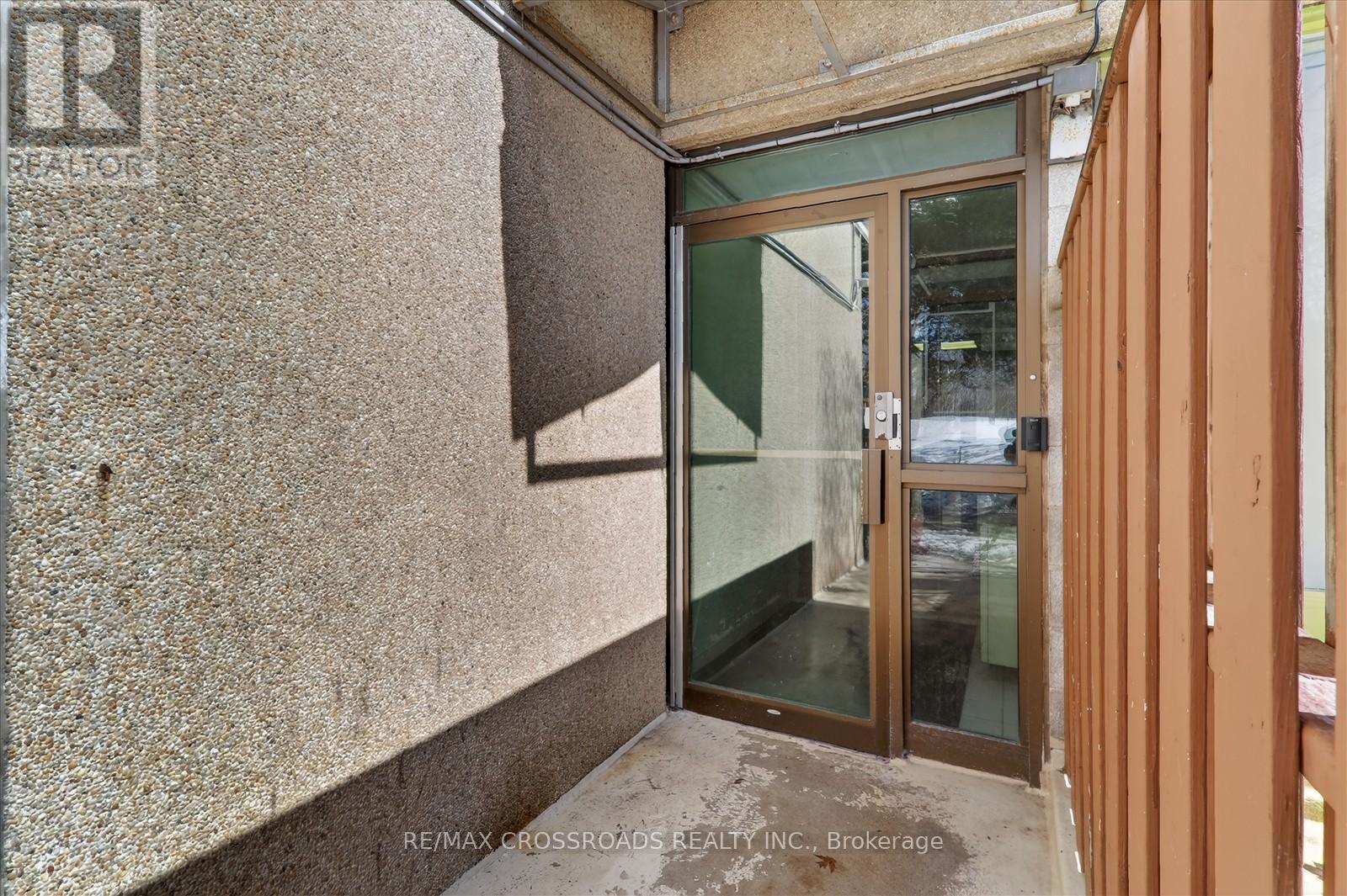 #113 5580 SHEPPARD AVENUE E - 4