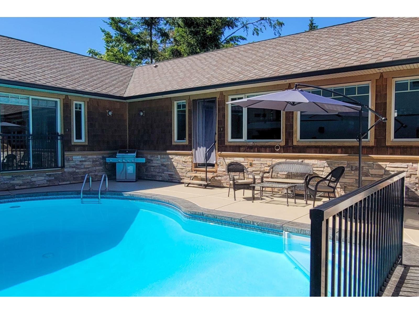 1247 STAYTE ROAD, White Rock